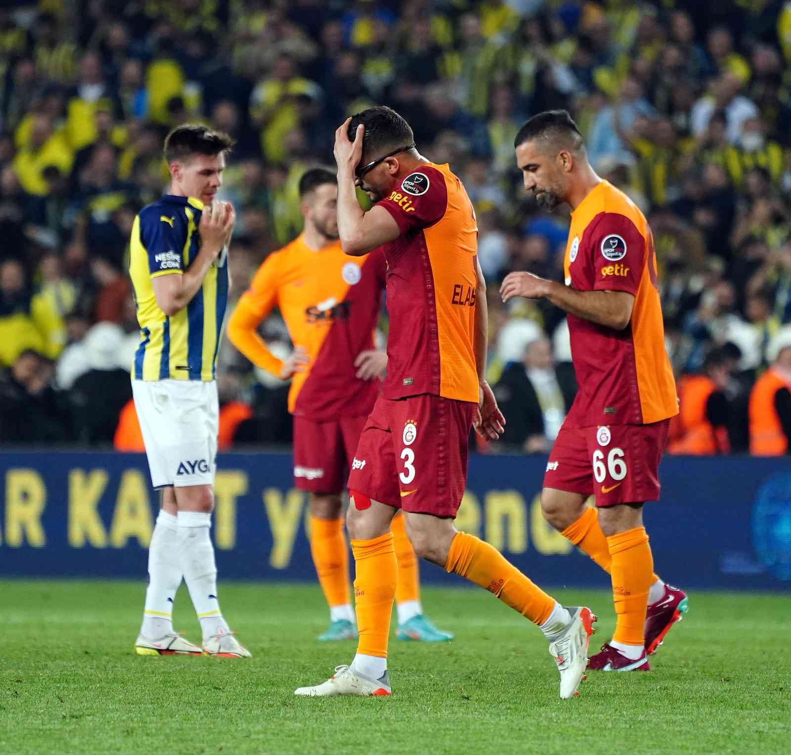 Spor Toto Süper Lig’in 32. haftasında Fenerbahçe, sahasında ezeli rakibi Galatasaray’ı konuk etti. Sarı-lacivertliler sahadan 2-0’lık galibiyetle ...