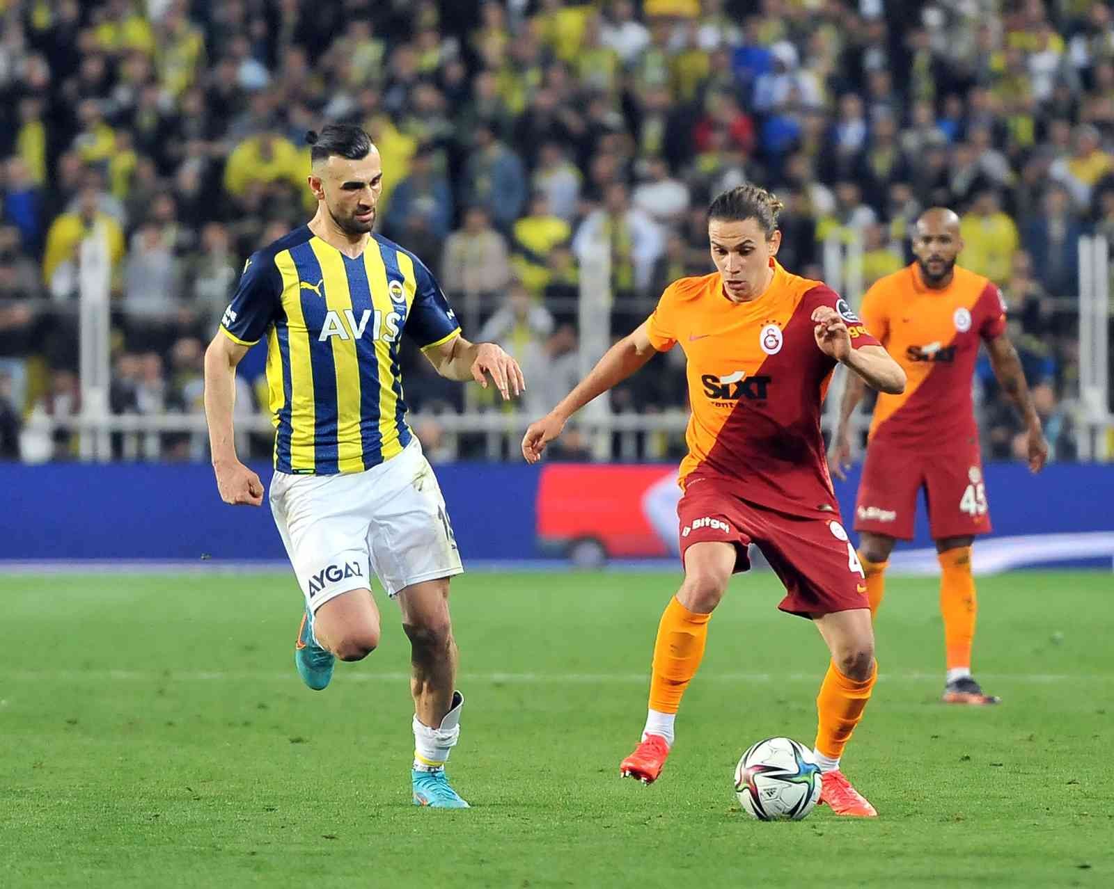 Spor Toto Süper Lig’in 32. haftasında Fenerbahçe, sahasında ezeli rakibi Galatasaray’ı konuk etti. Sarı-lacivertliler sahadan 2-0’lık galibiyetle ...