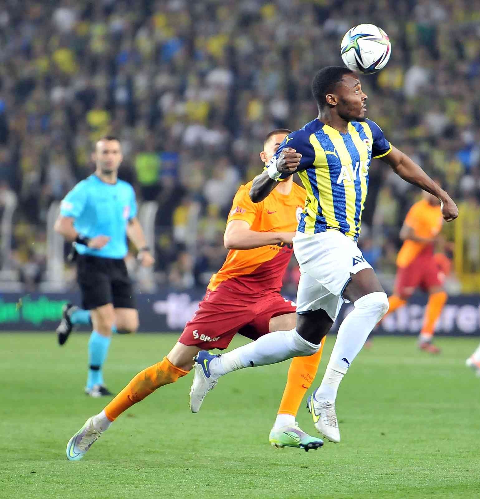 Spor Toto Süper Lig’in 32. haftasında Fenerbahçe, sahasında ezeli rakibi Galatasaray’ı konuk etti. Sarı-lacivertliler sahadan 2-0’lık galibiyetle ...