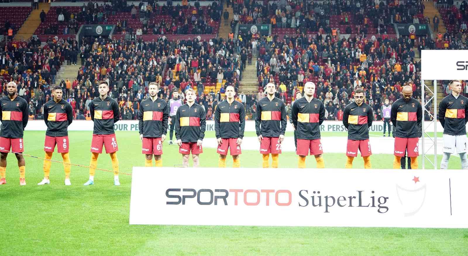 Spor Toto Süper Lig’in 33. haftasında Galatasaray, sahasında Çaykur Rizespor ile karşı karşıya geliyor. Müsabakanın ilk 20 dakikası 0-0’lık ...