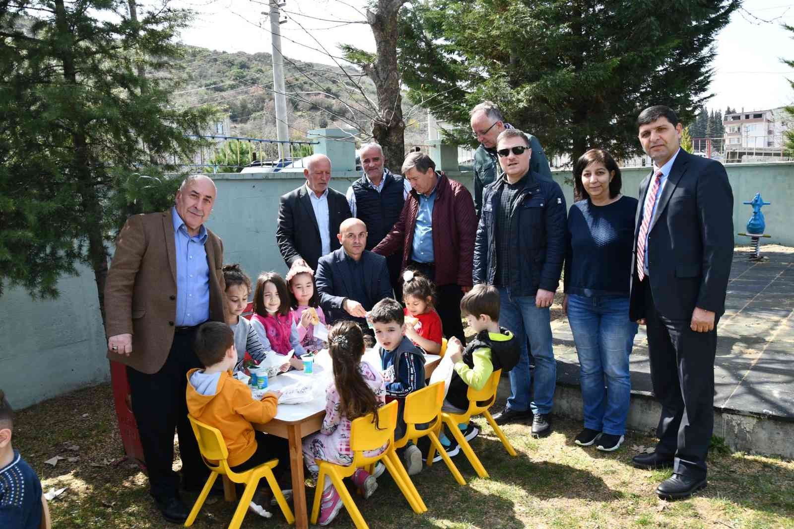 Yalova Altınova Belediye Başkanı Dr. Metin Oral, Altınova Kaytadere Anaokulu ve Altınova İmam Hatip Ortaokulu öğrencileriyle buluştu. Okul ...