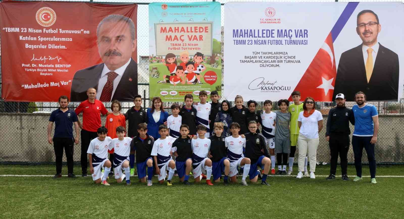 Türkiye Büyük Millet Meclisi’nin öncülüğünde Gençlik ve Spor Bakanlığı iş birliğiyle düzenlenen “TBMM 23 Nisan Futbol Turnuvası” Mahallede Maç ...