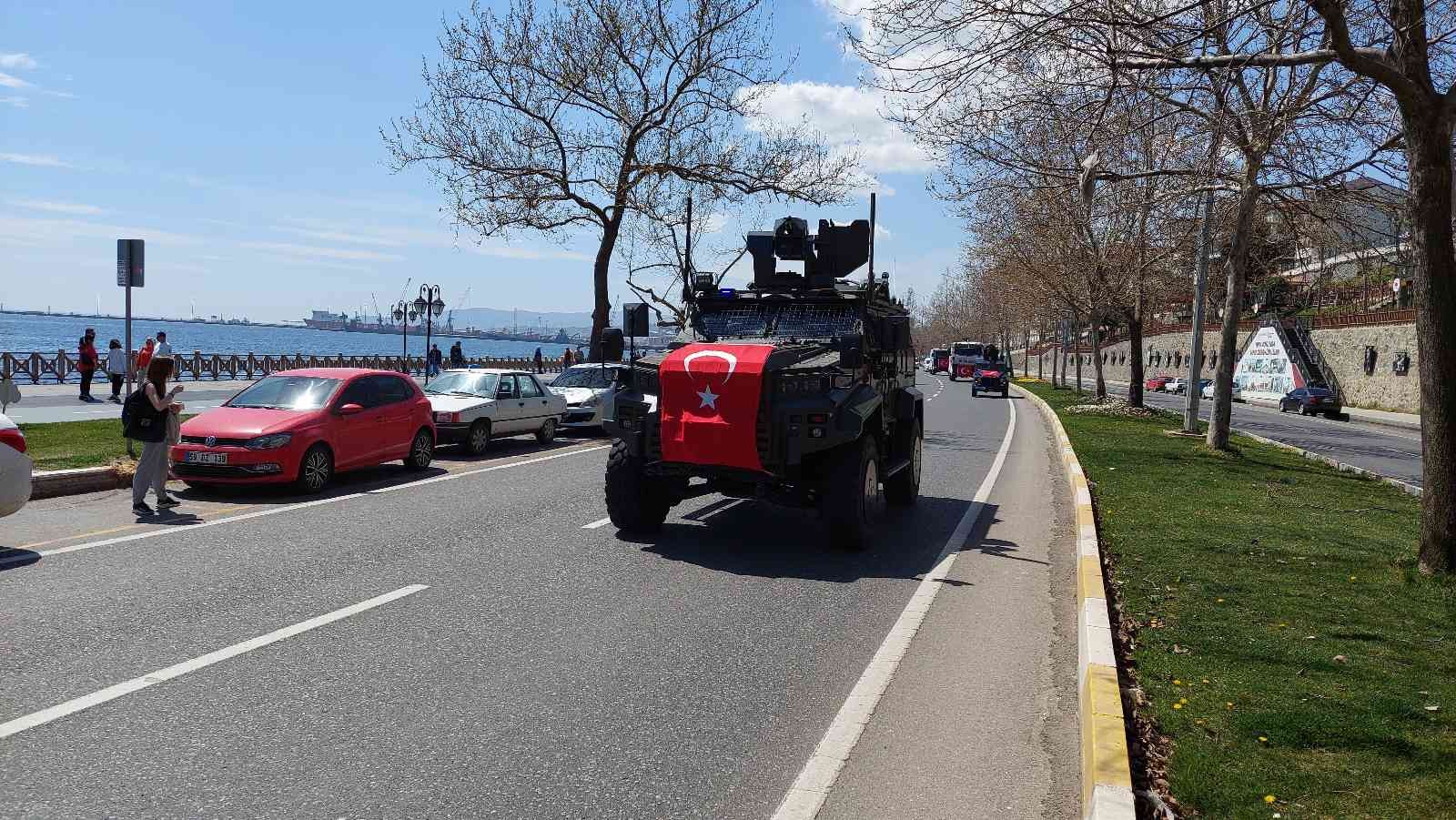 Tekirdağ’da ‘Polis Haftası’ sebebiyle Tekirdağ İl Emniyet Müdürlüğü tarafından konvoy düzenlendi. Emniyet emrinde yer alan araçlarla şehir turu ...