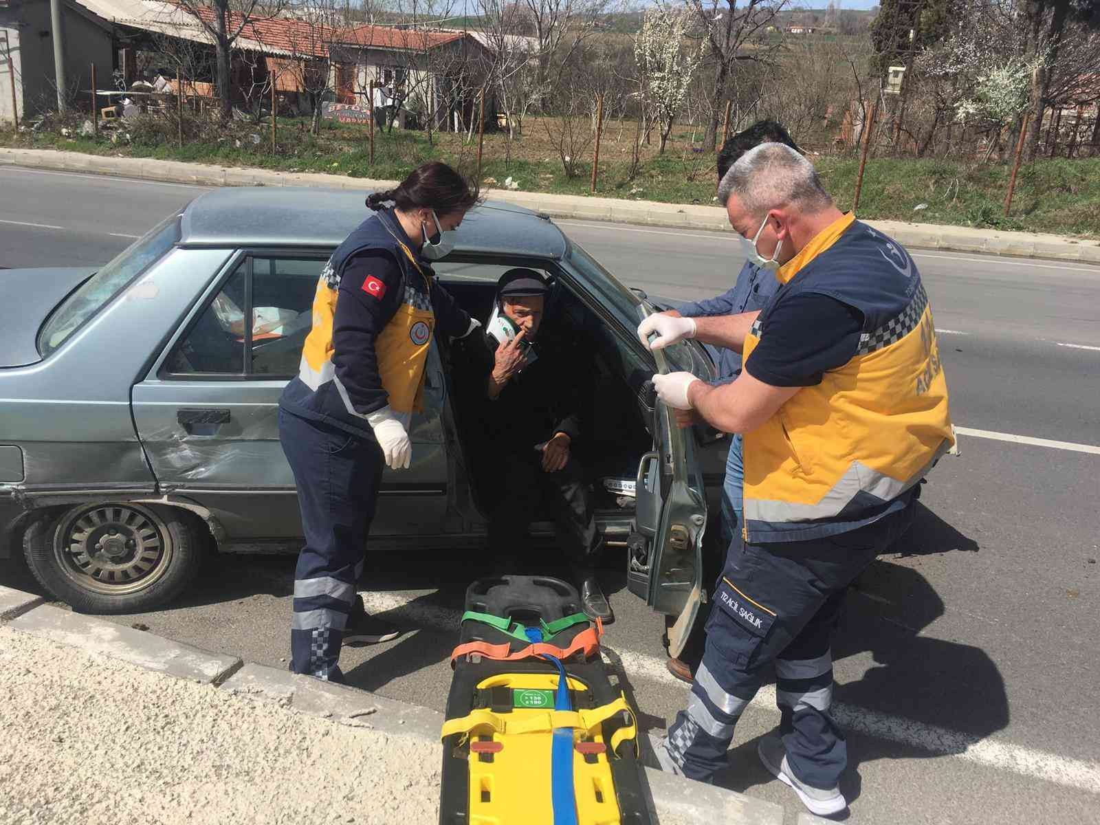 Tekirdağ’ın Malkara ilçesinde meydana gelen trafik kazasında sürücü yaralandı. Yaralanan sürücü hastanede tedavi altına alındı. Kaza, Malkara ...