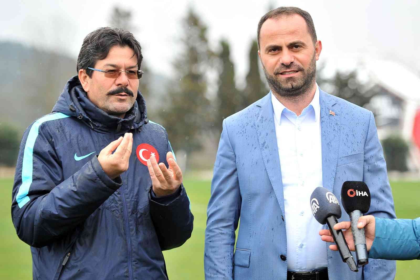 Türkiye İşitme Engelliler Spor Federasyonu (TİESF) bünyesinde faaliyet gösteren İşitme Engelliler Milli Futbol Takımı, 1-15 Mayıs’ta Brezilya’da ...