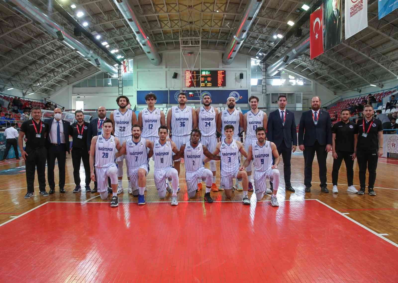 Türkiye Basketbol Ligi 26. hafta karşılaşmasında Samsunspor’u ağırlayan Kocaeli Büyükşehir Belediyesi Kağıtspor karşılaşmadan 70-76 mağlup ...