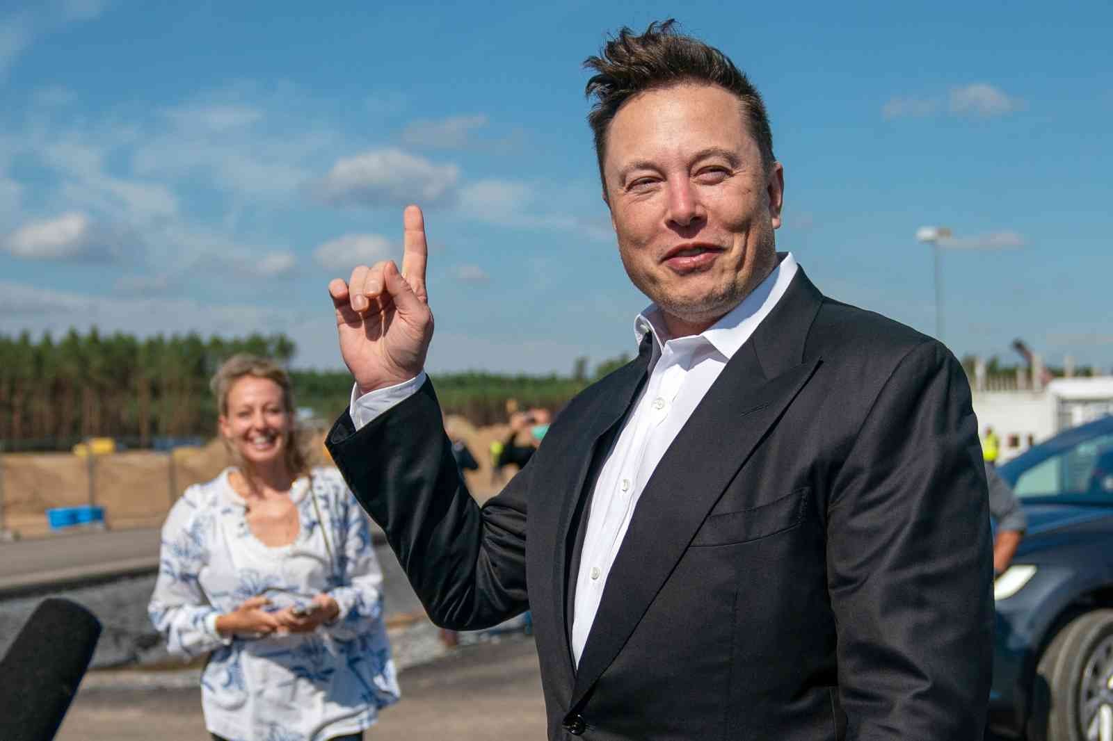 Twitter’ı 44 milyar dolara satın alan Elon Musk, platformda yeni bir dönem başlatıyor. Platformda üyelikler artık kimlik kartı ile olacak ...