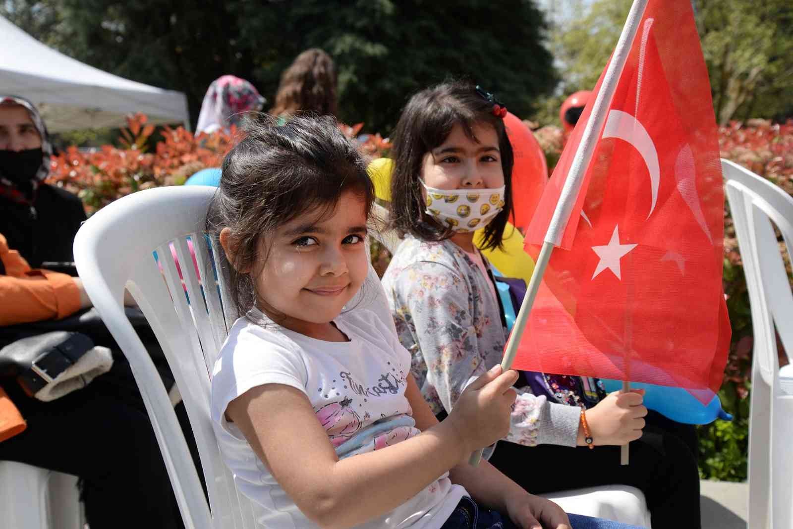 Bursa Uludağ Üniversitesi ve Bursa LÖDER’in işbirliğiyle Sabahattin Gazioğlu Çocuk Hematoloji ve Onkoloji Hastanesinde tedavi gören çocuklar için ...