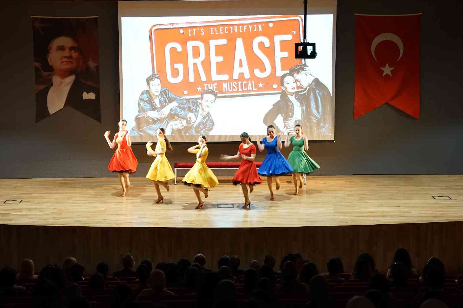 Uluslararası Dans Günü, Atlas Üniversitesi’nde Pera Güzel Sanatlar öğrencilerinin sahne performansıyla kutlandı. 1982 yılından bu yana tüm ...