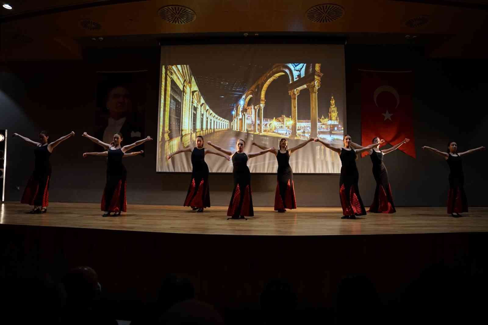 Uluslararası Dans Günü, Atlas Üniversitesi’nde Pera Güzel Sanatlar öğrencilerinin sahne performansıyla kutlandı. 1982 yılından bu yana tüm ...