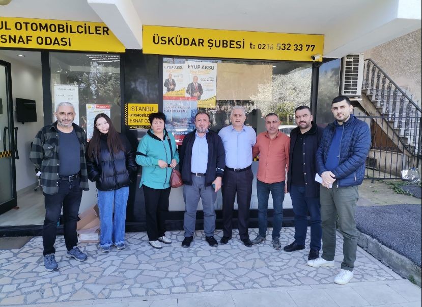 Üsküdar’da bir taksici, taşıdığı yabancı uyruklu 2 müşterinin araç içerisinde unuttuğu 14 bin doları sahiplerine teslim etti. Geçtiğimiz günlerde ...