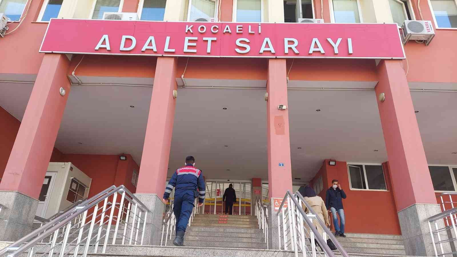 Kocaeli’de uyuşturucu ticareti yaptığı belirlenen iki kız kardeş, toplam 25 yıl hapis ve 50 bin TL para cezasına çarptırıldı. Edinilen bilgiye ...