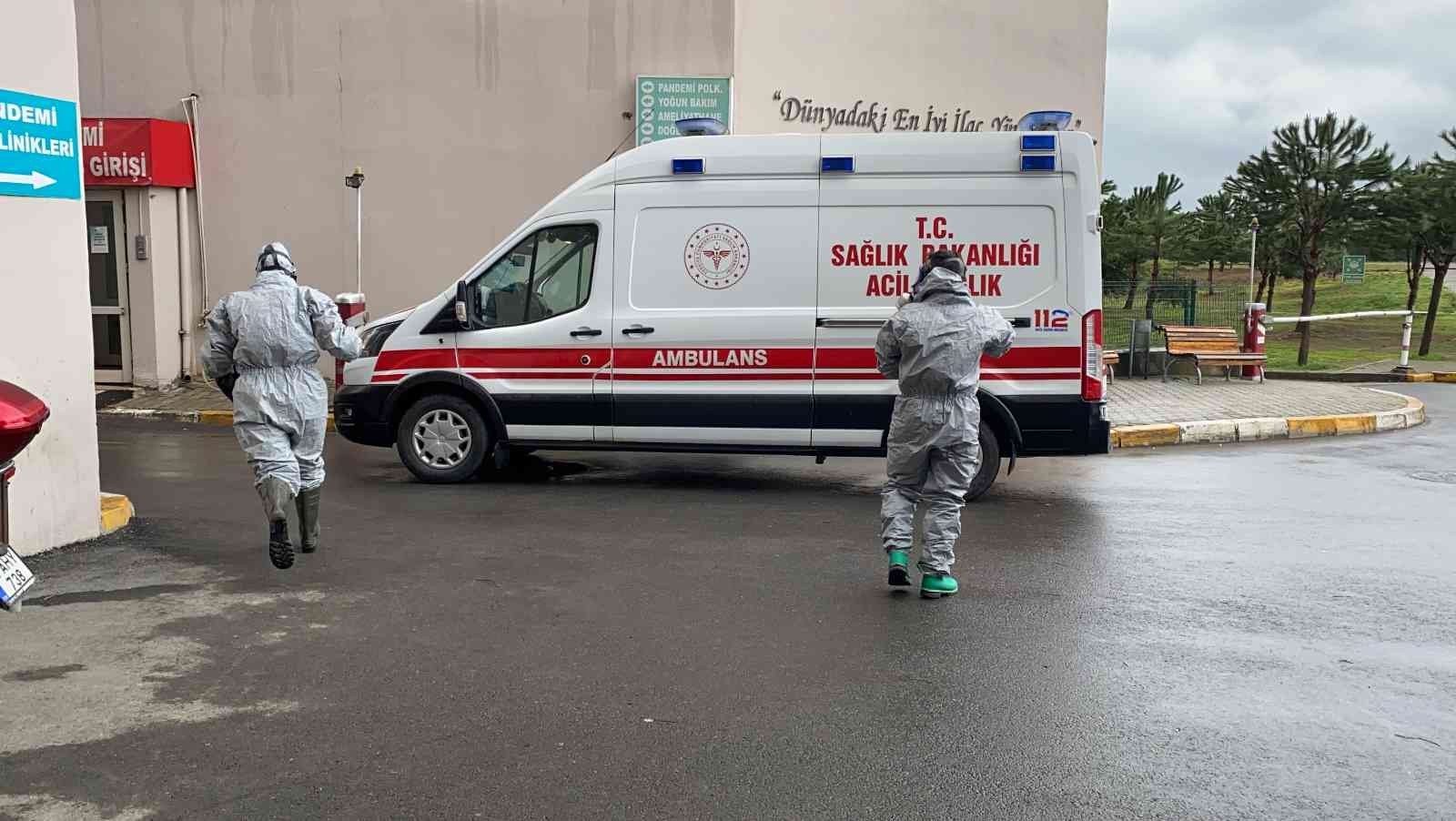 Kocaeli’nin Dilovası ilçesinde bulunan kimyasal madde depolama tesisinde çalışan işçi, üzerine fenol maddesi dökülmesiyle birlikte ağır yaralandı ...