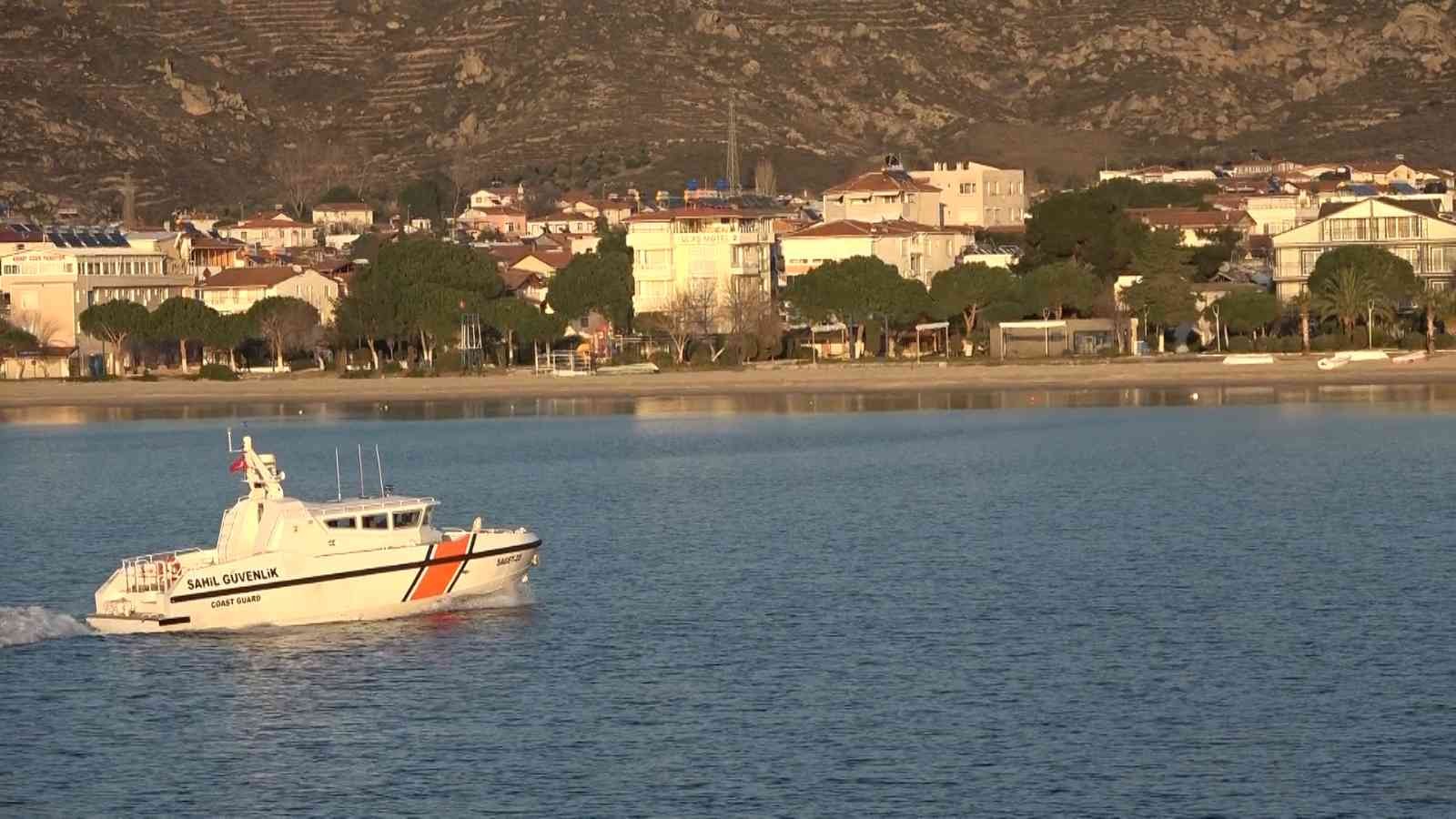 Balıkesir’in turistik ilçeleri arasında yer alan Marmara’ya bağlı Avşa adasında kimliği belirsiz kişi ya da kişilerin yazlık evlere girerek ...