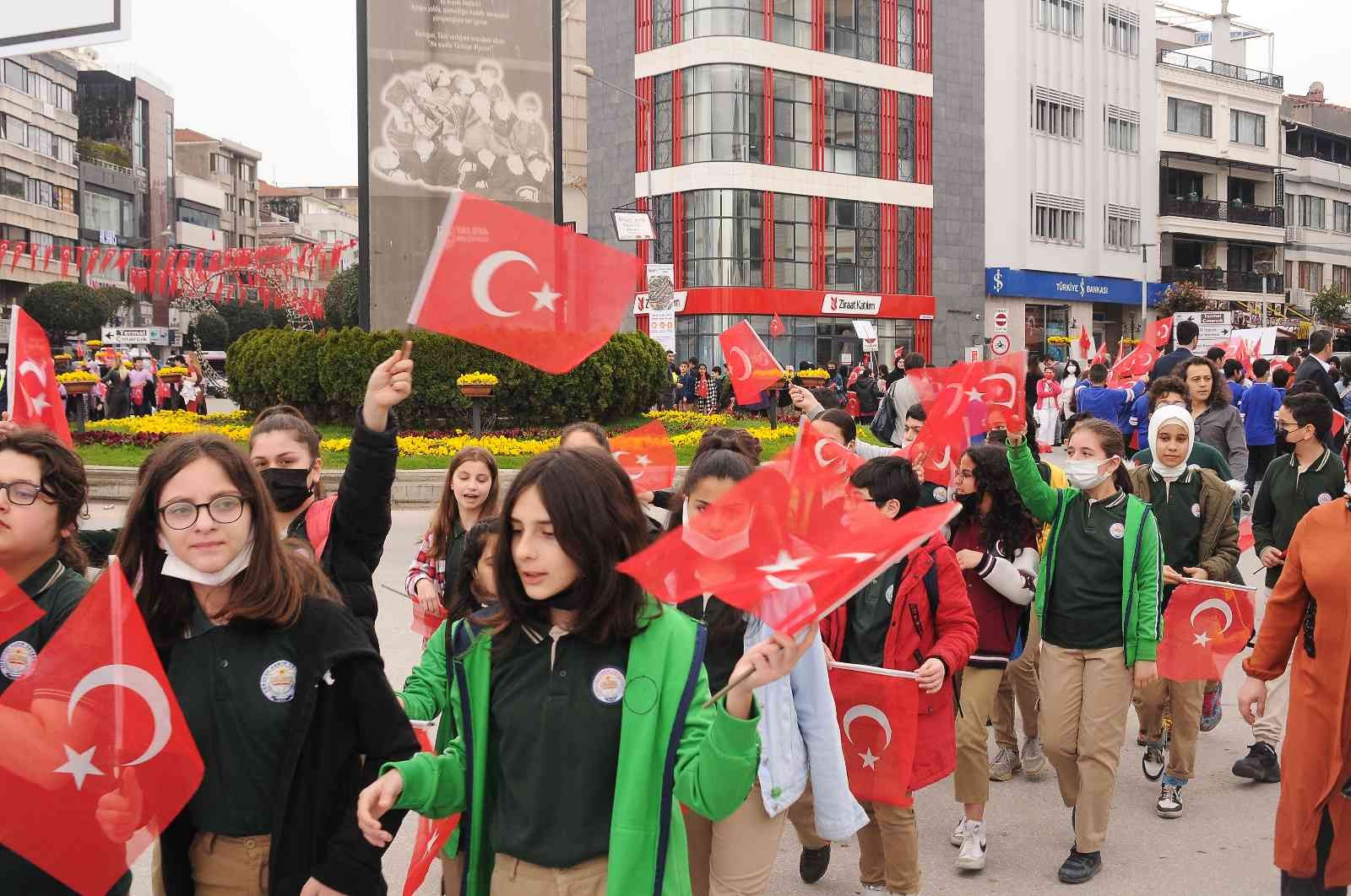 Yalova’da, 23 Nisan Ulusal Egemenlik ve Çocuk Bayramı düzenlenen çeşitli etkinlerle coşkulu şekilde kutlanıyor. Kentte, bayram kutlamaları 15 ...