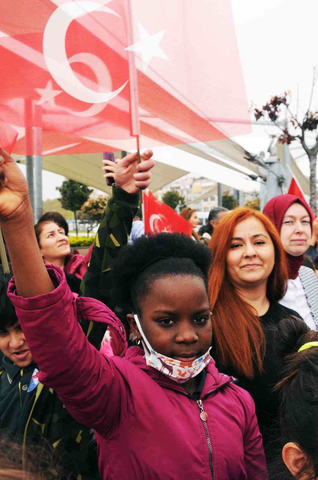 Yalova’da, 23 Nisan Ulusal Egemenlik ve Çocuk Bayramı düzenlenen çeşitli etkinlerle coşkulu şekilde kutlanıyor. Kentte, bayram kutlamaları 15 ...