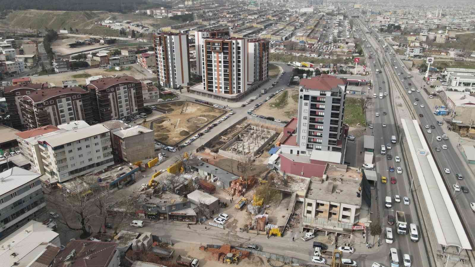 Yıldırım Belediyesi, yeni konforlu, sağlıklı ve güvenli yaşam alanları inşa etmek amacıyla imar uygulama çalışmalarını sürdürüyor. Yıldırım ...