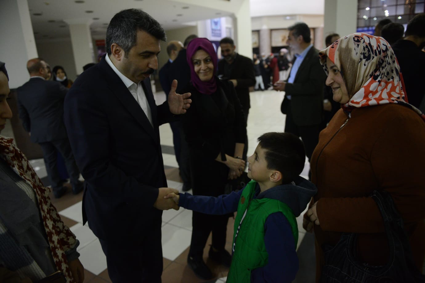 Yıldırım Belediyesi’nin düzenlediği, Edebiyatçı Yazar Hayati İnanç ile ‘Can Veren Pervaneler’ konferansı büyük ilgi gördü. Yıldırım Belediyesi ...