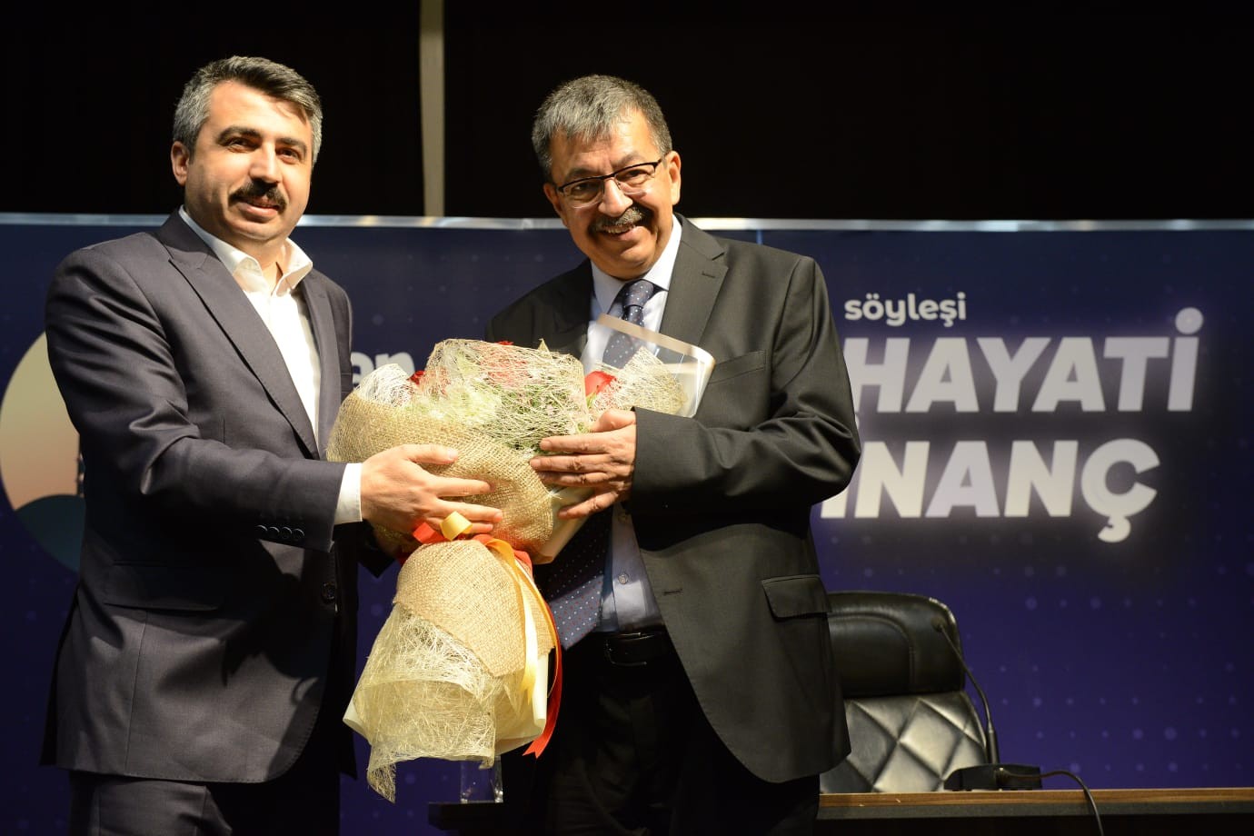 Yıldırım Belediyesi’nin düzenlediği, Edebiyatçı Yazar Hayati İnanç ile ‘Can Veren Pervaneler’ konferansı büyük ilgi gördü. Yıldırım Belediyesi ...