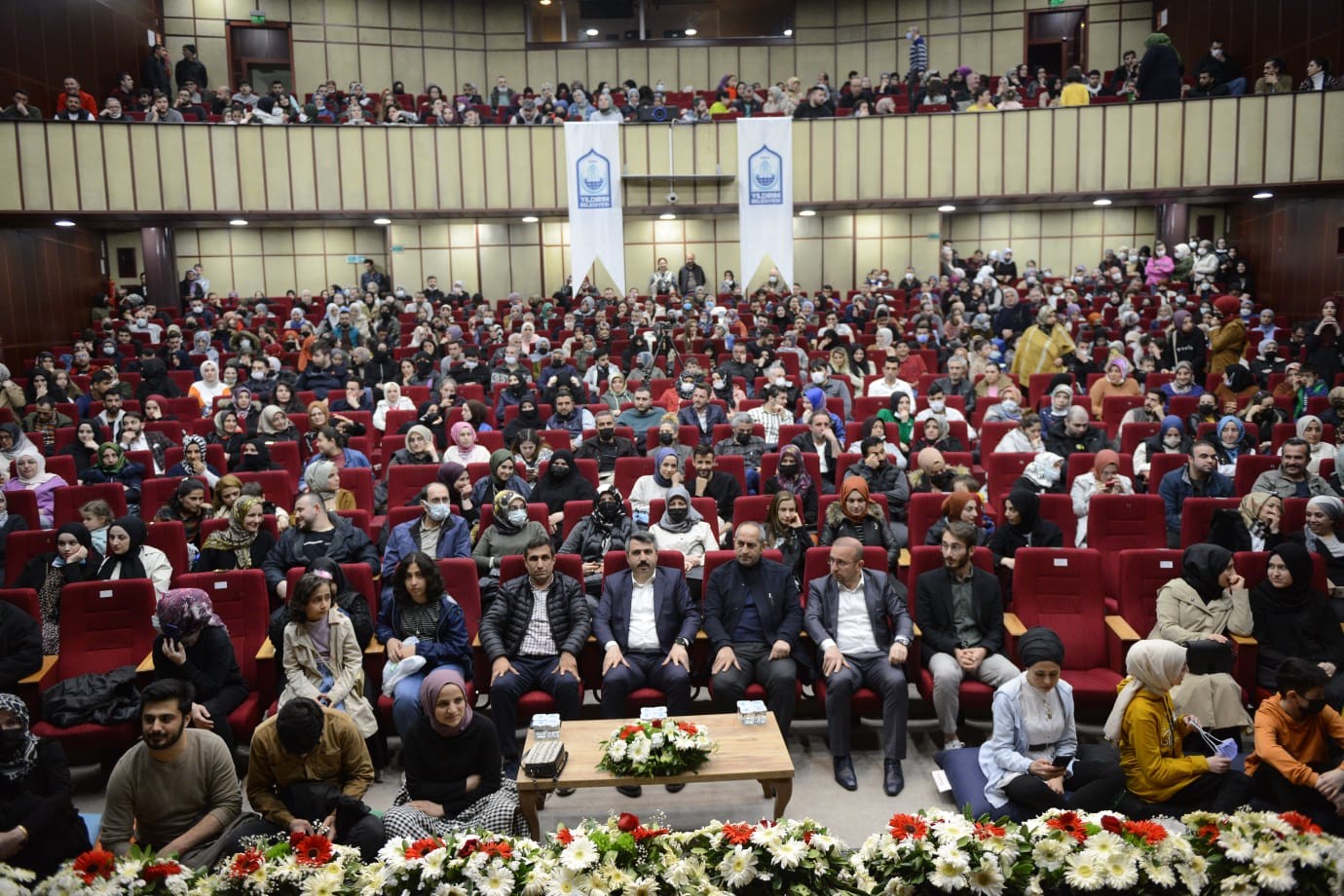 Yıldırım Belediyesi’nin düzenlediği, Edebiyatçı Yazar Hayati İnanç ile ‘Can Veren Pervaneler’ konferansı büyük ilgi gördü. Yıldırım Belediyesi ...