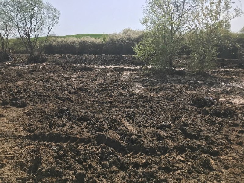 Edirne merkeze bağlı Hasanağa köyü yakınlarındaki bir asfalt şantiyesinde bulunan biriktirme havuzunun duvarındaki çatlama sonrasında bölgeye ...