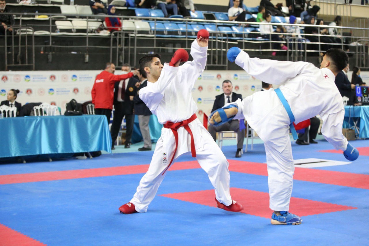 Türkiye Karate Federasyonu (TKF) tarafından Sakarya’da düzenlenen Türkiye Ümit, Genç ve 21 Yaş Altı Karate Şampiyonası ve milli takım seçmeleri ...