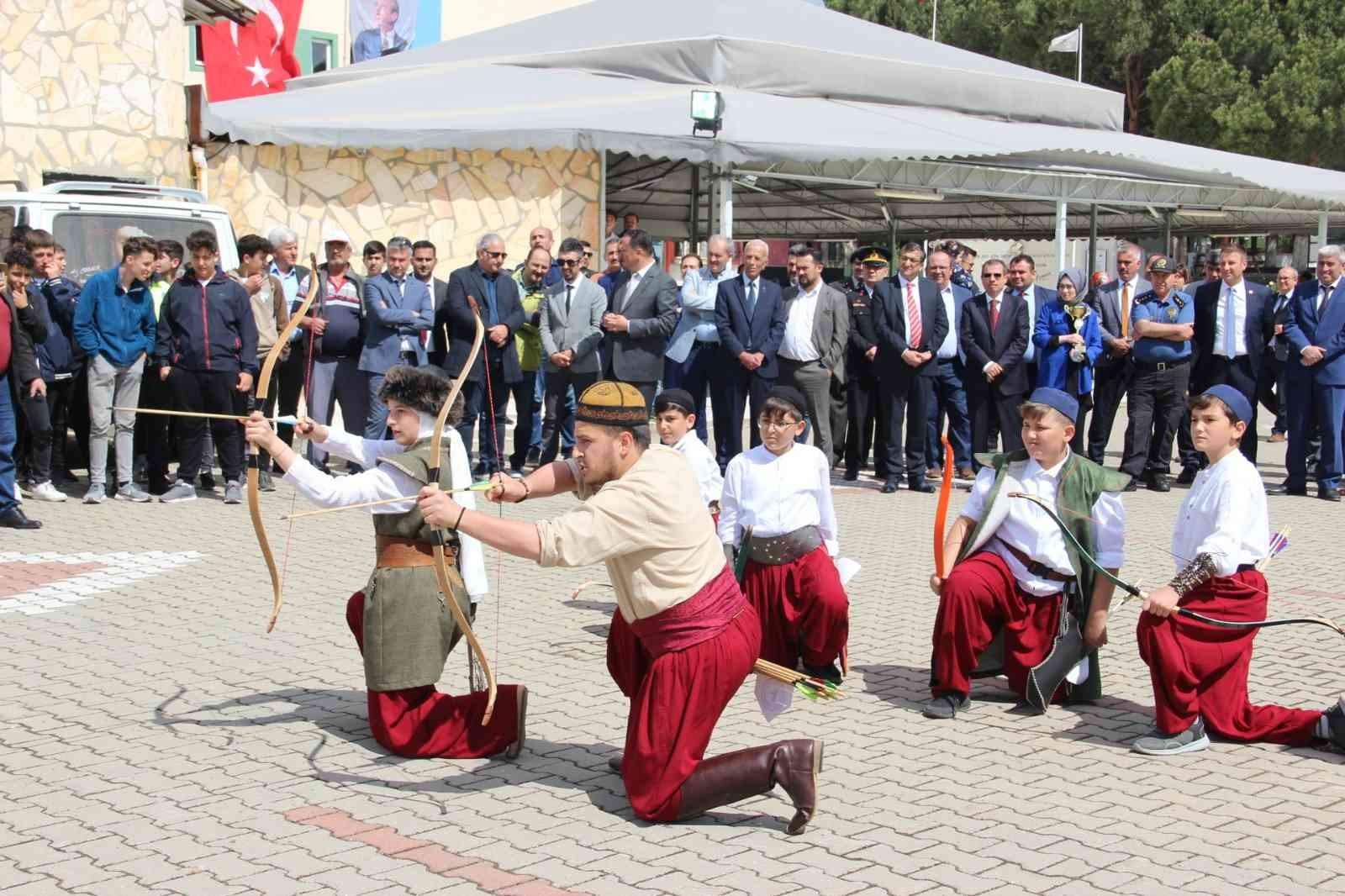 Çanakkale’nin Çan ilçesinde, 19 Mayıs Atatürk’ü Anma, Gençlik ve Spor Bayramı törenlerle kutlandı. 19 Mayıs Atatürk’ü Anma, Gençlik ve Spor ...