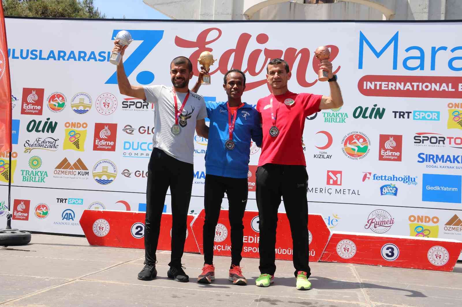 Yaklaşık 20 ülkeden gelen sporcunun katılımıyla gerçekleştirilen 2022 Edirne Maratonu, tarihi Karaağaç Tren İstasyonu ve Lozan Anıtı’nın ...