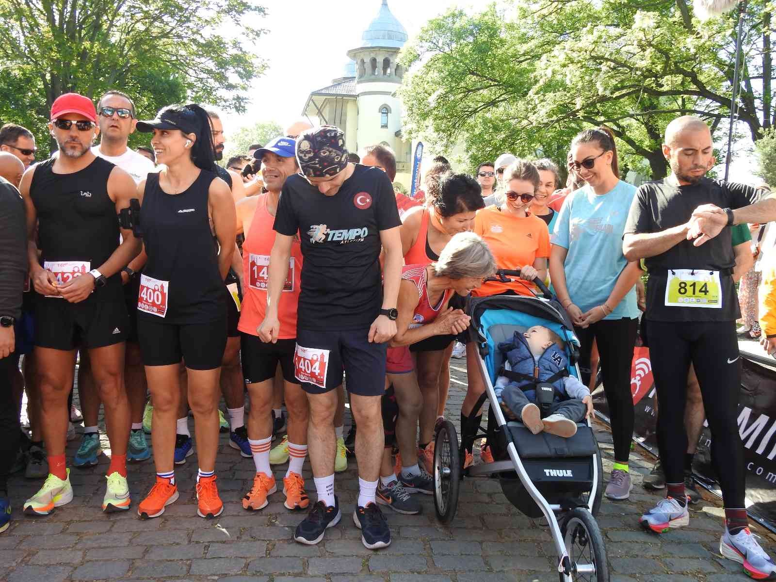 Yaklaşık 20 ülkeden gelen sporcunun katılımıyla gerçekleştirilen 2022 Edirne Maratonu, tarihi Karaağaç Tren İstasyonu ve Lozan Anıtı’nın ...