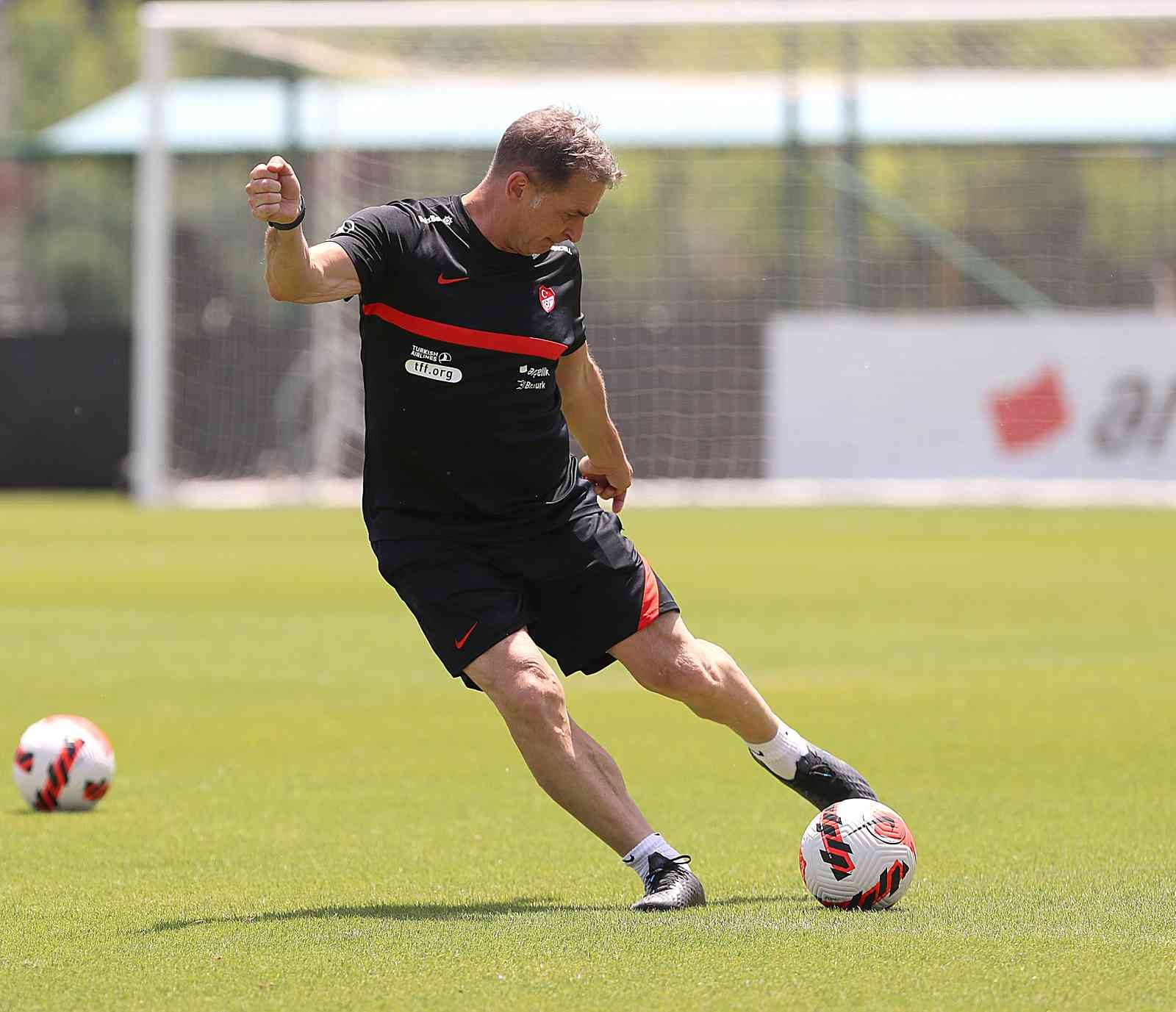 UEFA Uluslar Ligi’nde Faroe Adaları, Litvanya ve Lüksemburg ile oynayacağı karşılaşmalar için İstanbul’da kampta bulunan A Milli Futbol Takımı ...