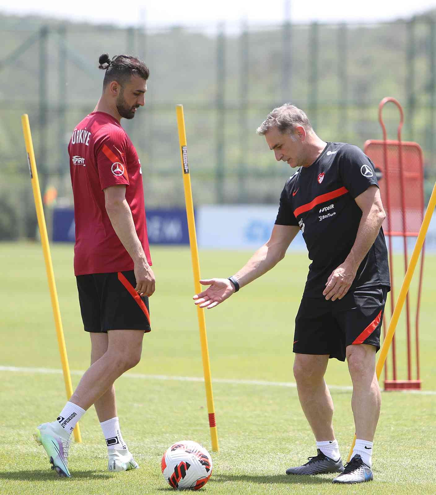 UEFA Uluslar Ligi’nde Faroe Adaları, Litvanya ve Lüksemburg ile oynayacağı karşılaşmalar için İstanbul’da kampta bulunan A Milli Futbol Takımı ...