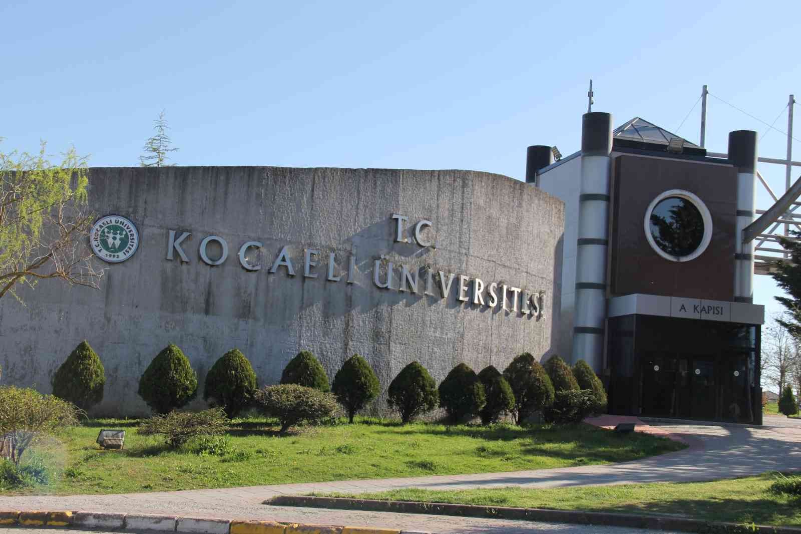 KOCAELİ (İHA) – Kocaeli Üniversitesi çevresine bırakılarak kaderine terk edilen onlarca köpek kampüste tehlike arz ediyor. Aç kalan bir köpek ...