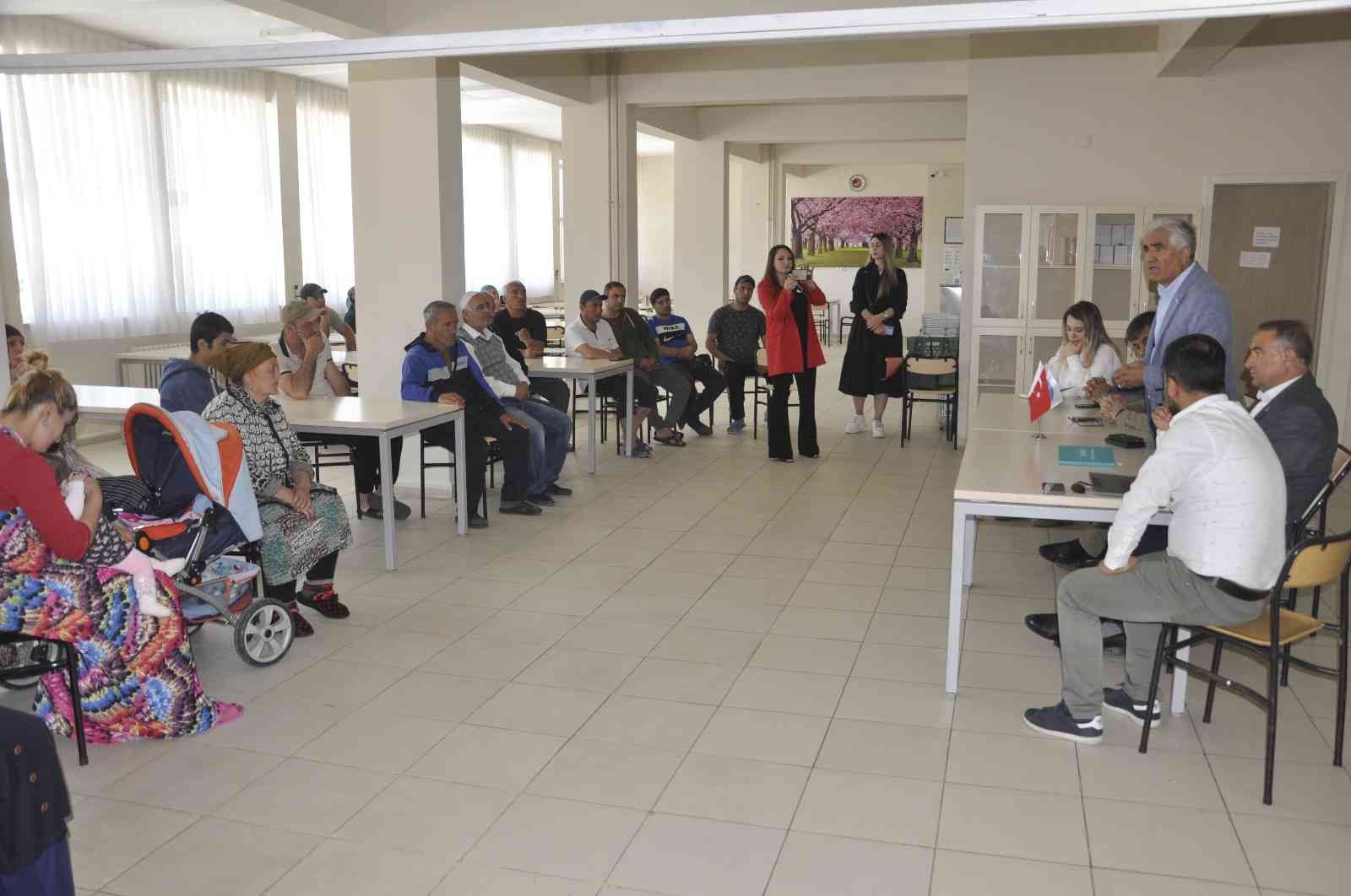 Dünya Ahıska Türkleri Birliği (DATÜB) Genel Sekteri Fuat Uçar, Ukrayna’dan alınarak Tekirdağ’a yerleştirilen Ahıska Türkleri’ni ziyaret ederek ...