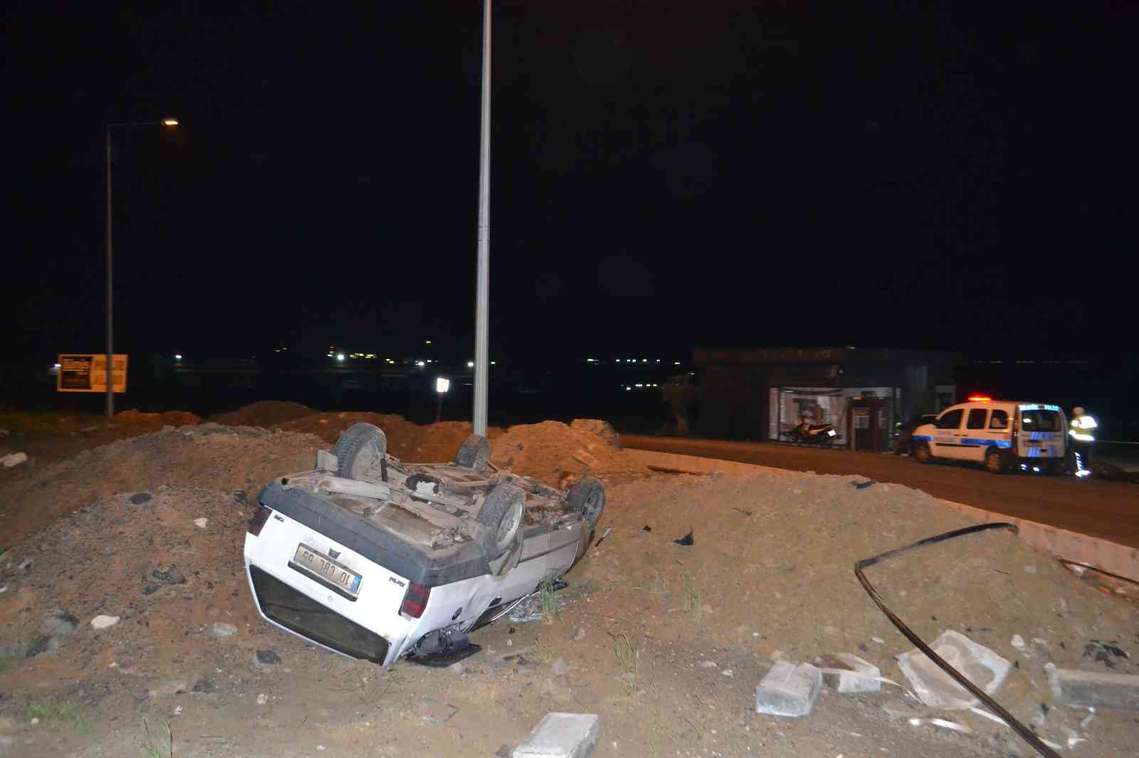 Tekirdağ’ın Çorlu ilçesinde dönel kavşağa giren otomobil takla attı. Kazadan yara almadan kurtulan sürücü alkollü çıktı. Kaza, gece yarısı Ali ...