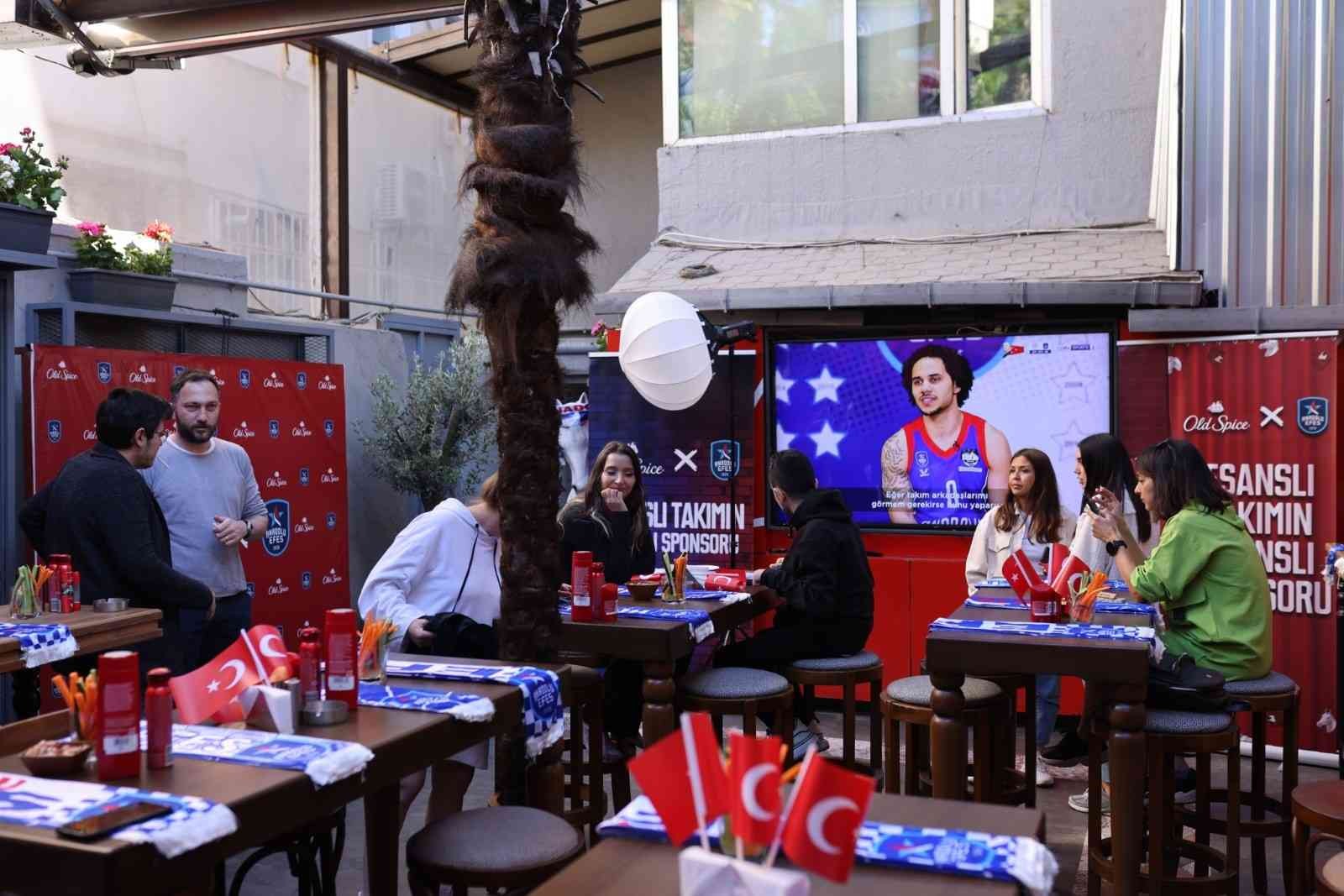 THY Euroleague Final Four’da Belgrad’da oynanan Olympiakos-Anadolu Efes maçının heyecanı İstanbul’da da yaşandı. Erkek bakım markası Old Spice ...