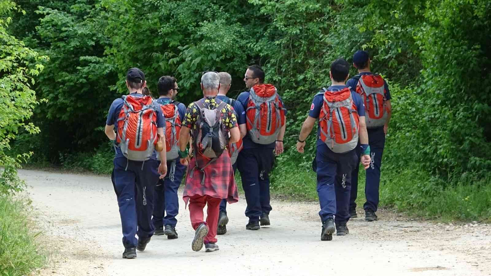 Elektrik sektörünün ilk arama kurtarma ekibi kuruldu. Çeşitli eğitimlerden geçen ekip, haftasonu doğada arama kurtarma tatbikatı gerçekleştirdi ...