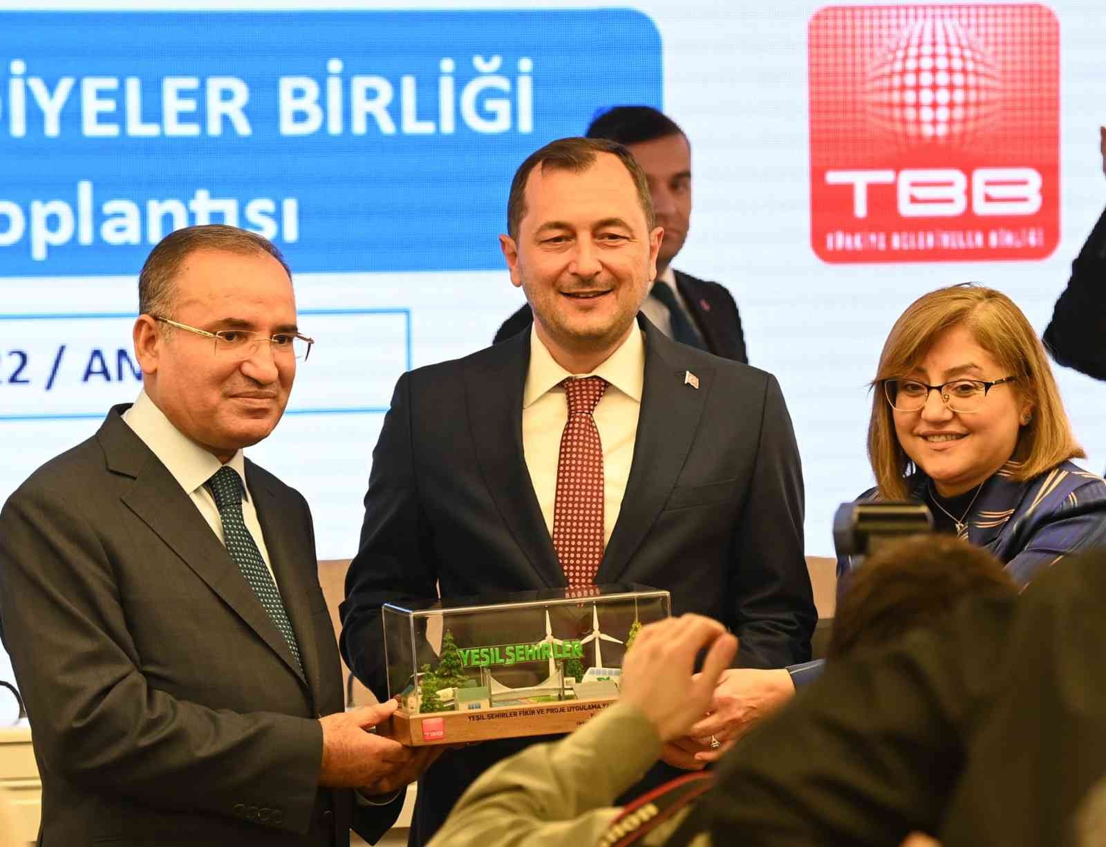 Tekirdağ Süleymanpaşa Belediyesi, Türkiye Belediyeler Birliği tarafından düzenlenen yarışmada ödüle layık görüldü. Tekirdağ’ın Süleymanpaşa ...