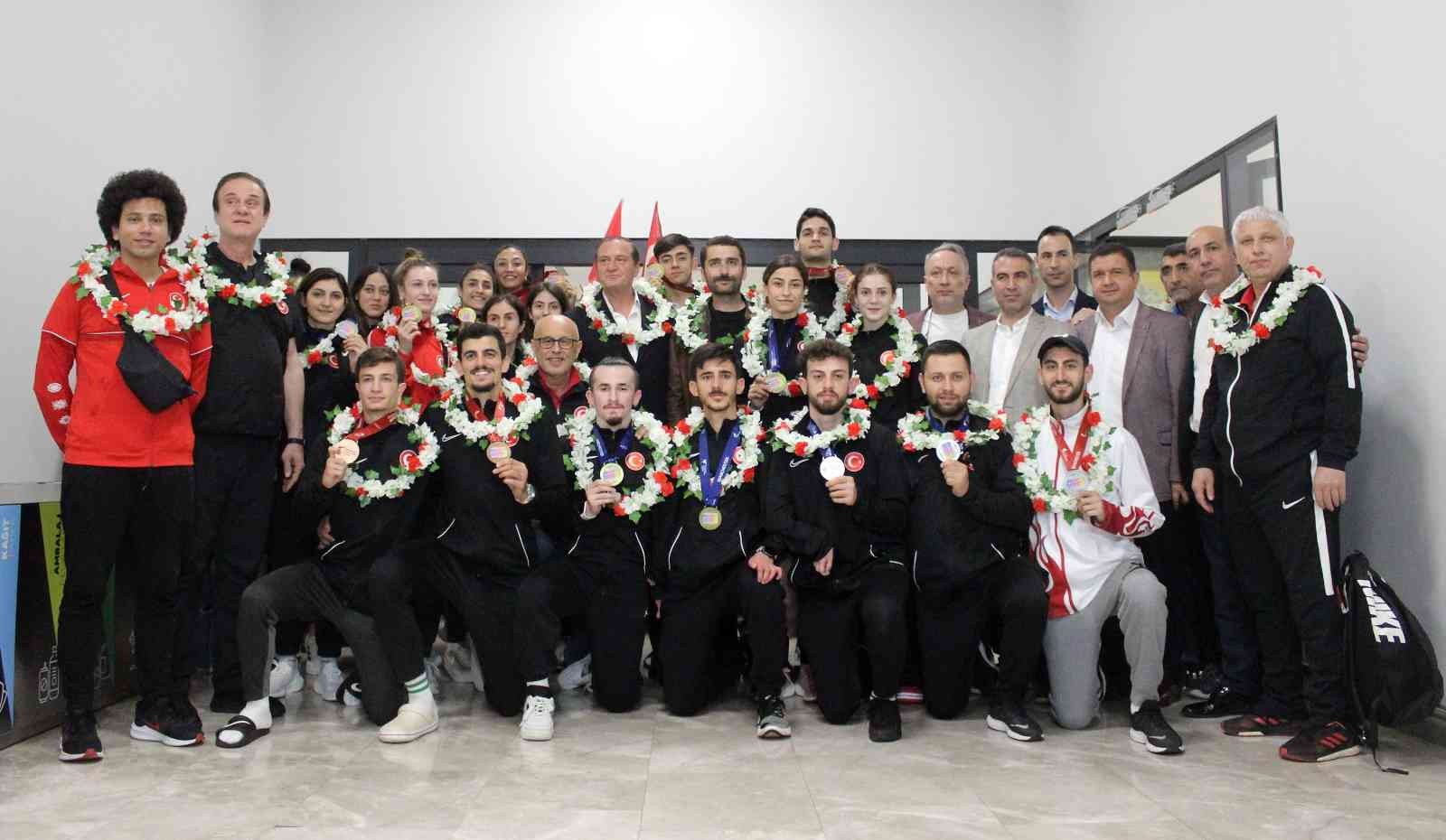 İngiltere’nin Manchester şehrinde düzenlenen Avrupa Taekwondo ve Para Taekwondo Şampiyonası’nda Milli Takım Avrupa Şampiyonu oldu. Gece ...