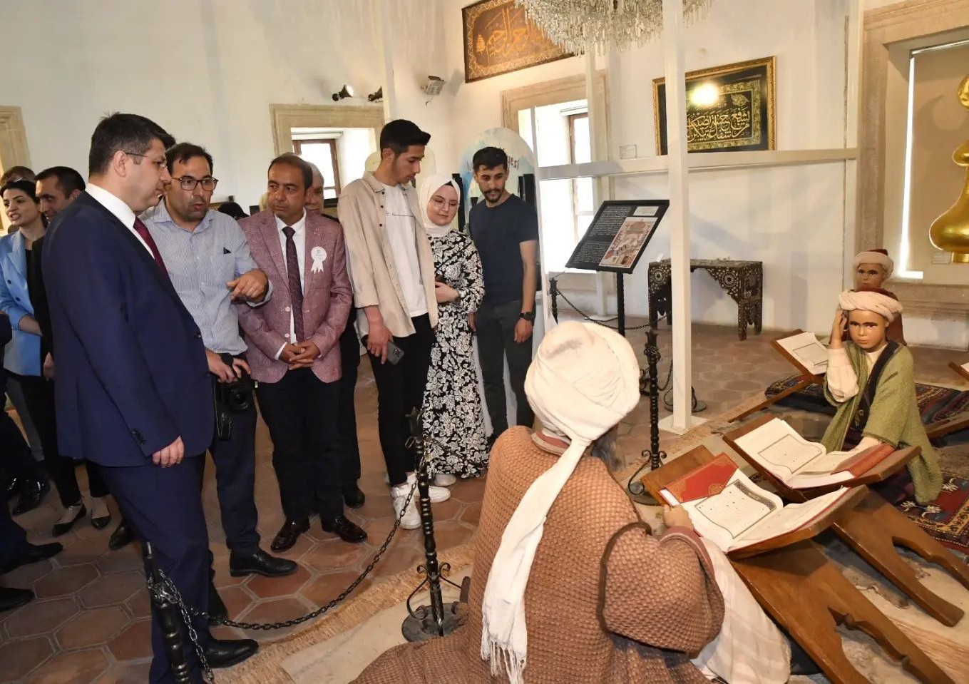 Edirne’de Selimiye Camii bahçesinde bulunan Vakıflar Müzesinde ‘Ayasofya Vakfiyesi’ ve Osmanlı İmparatorluğundan intikal eden en eski defter ve ...