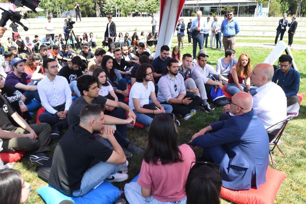 Ulaştırma ve Altyapı Bakanı Adil Karaismailoğlu, "Ülkemizin ilklerinden birini Yıldız Teknik Üniversitesi’nde yapıyoruz. Yıldız Teknik ...