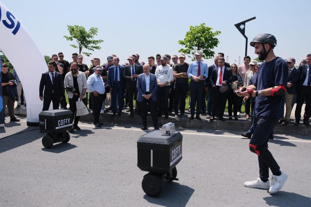 Ulaştırma ve Altyapı Bakanı Adil Karaismailoğlu, "Ülkemizin ilklerinden birini Yıldız Teknik Üniversitesi’nde yapıyoruz. Yıldız Teknik ...