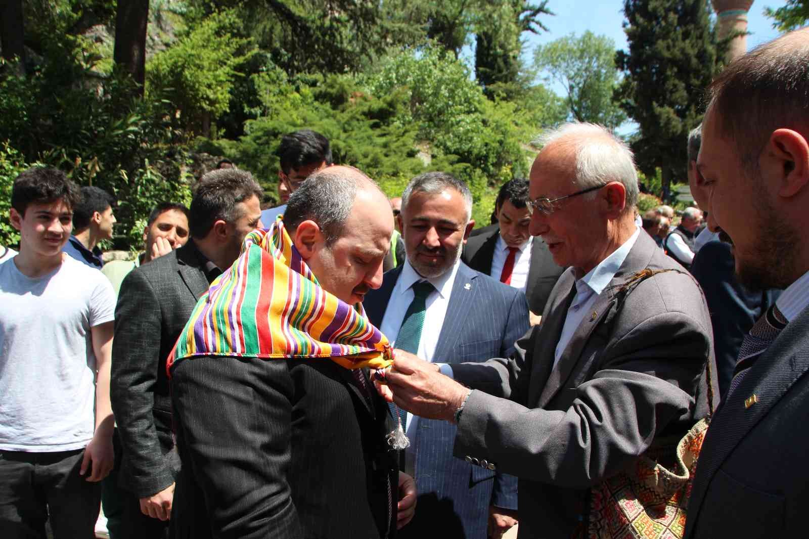 Sanayi ve Teknoloji Bakanı Mustafa Varank, Enerji ve Tabii Kaynaklar Bakanı Fatih Dönmez bir takım ziyaretler için geldikleri Bilecik’te kazan ...