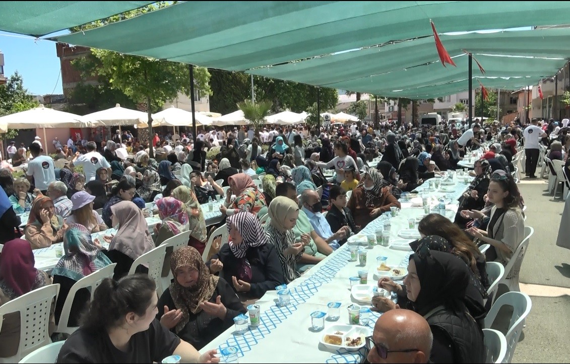 Bursa’da Osmanlı Devleti’nin kurucusu Osmangazi ve oğlu Orhangazi’nin fıkıh hocası Barakfakih Hazretleri, Kestel İlçesi’ne bağlı Barakfakih ...