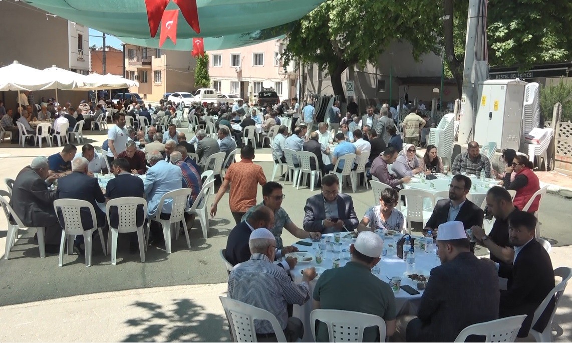 Bursa’da Osmanlı Devleti’nin kurucusu Osmangazi ve oğlu Orhangazi’nin fıkıh hocası Barakfakih Hazretleri, Kestel İlçesi’ne bağlı Barakfakih ...