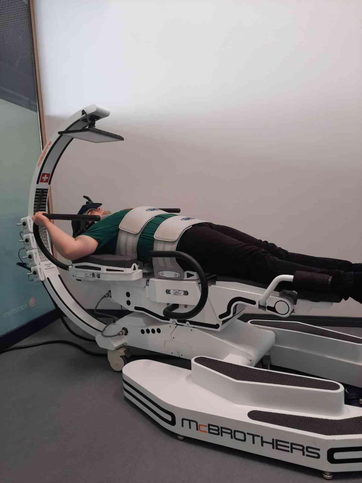 Fizik tedavide termal kürler ile çağ atlatan Romatem, omurilik düzleşmesi, bel ve boyun fıtıklarını yüksek teknolojili robotlarla tedavi ediyor ...
