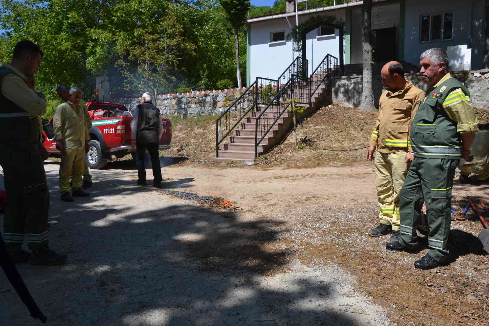 Çanakkale’nin Biga ilçesinde, yangın sezonu Sarıkaya Orman İlk Müdahale ekibi merkezinde düzenlenen tatbikatla açıldı. Tatbikata; Orman Bölge ...