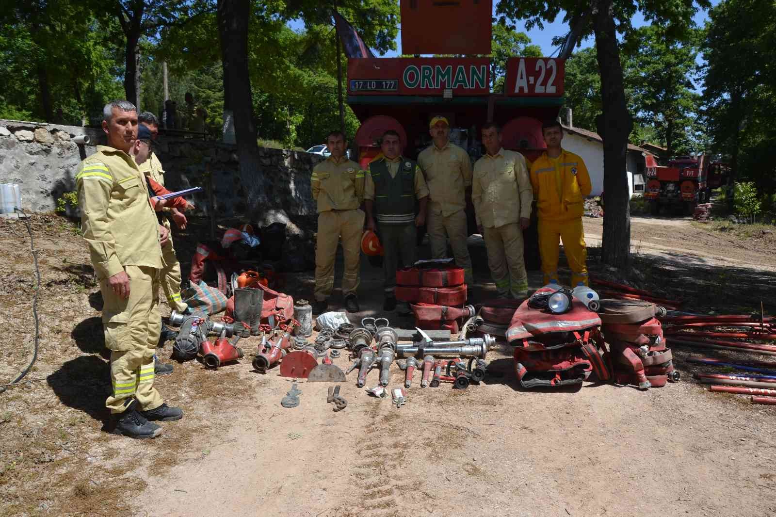 Çanakkale’nin Biga ilçesinde, yangın sezonu Sarıkaya Orman İlk Müdahale ekibi merkezinde düzenlenen tatbikatla açıldı. Tatbikata; Orman Bölge ...