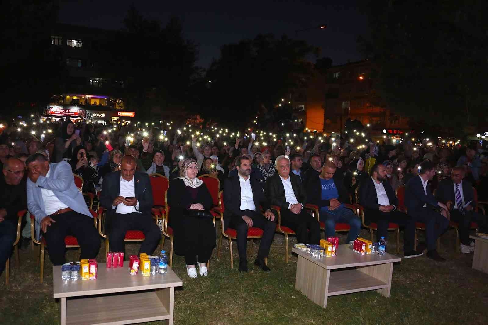 Gürsu Belediyesi, “Dosta Doğru” başlığıyla düzenlediği programda, Prof. Dr. Nihat Hatipoğlu’nu Gürsulularla buluşturdu. Gürsu Belediyesi Kültür ...