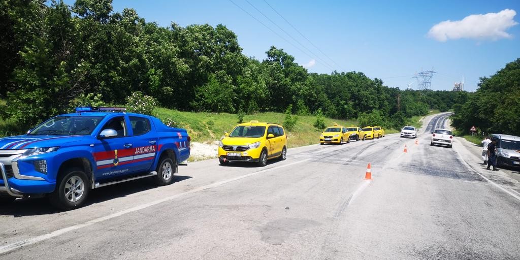 Kırklareli’ne yasadışı yollarla giren 27 kaçak göçmen yakalandı. Alınan bilgiye göre, Vize ilçesinde yabancı uyruklu şahısların olduğu bilgisine ...