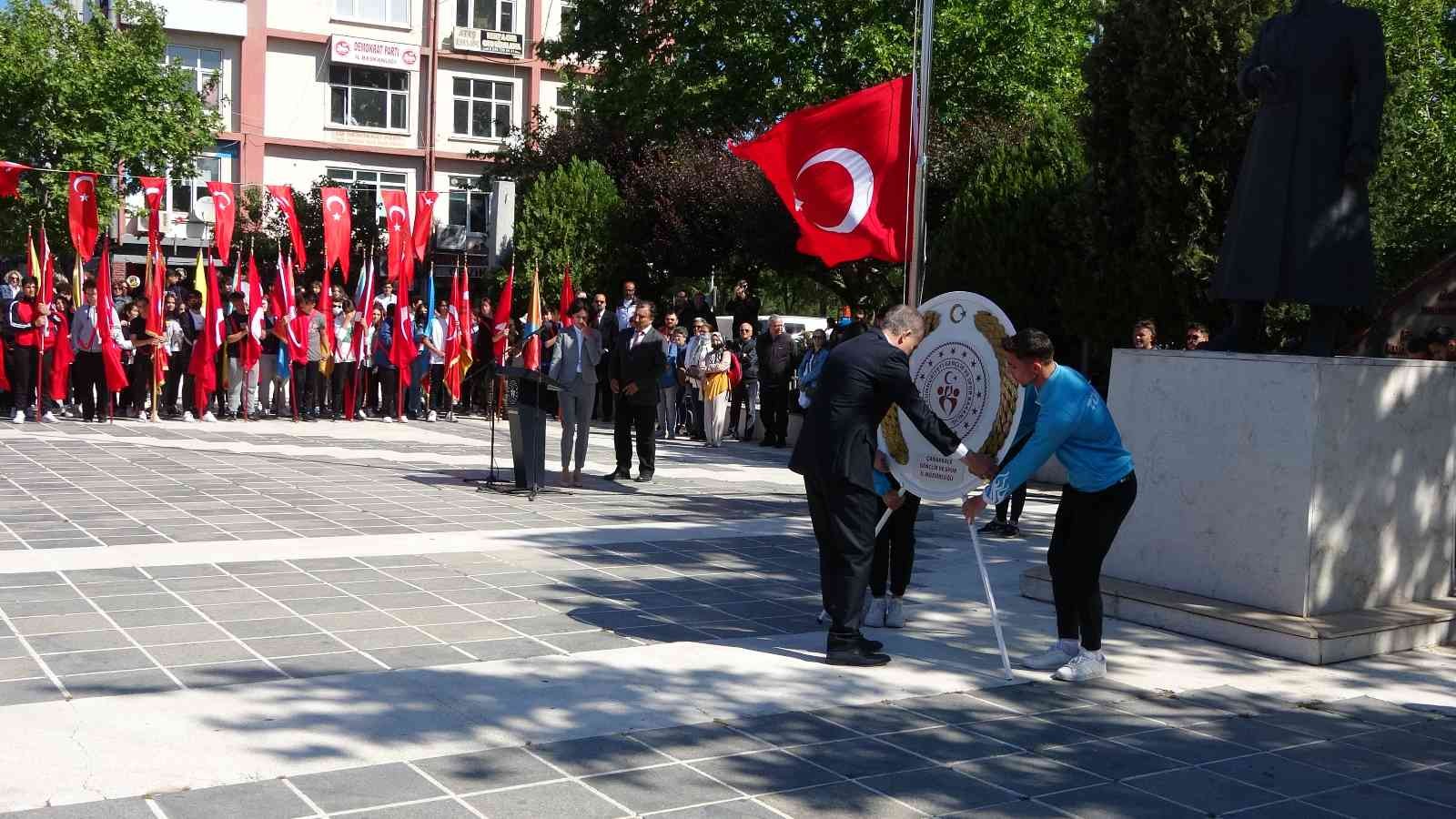 19 Mayıs Atatürk’ü Anma, Gençlik ve Spor Bayramı Çanakkale’de törenle kutlandı. 19 Mayıs Atatürk’ü Anma, Gençlik ve Spor Bayramı töreni ...